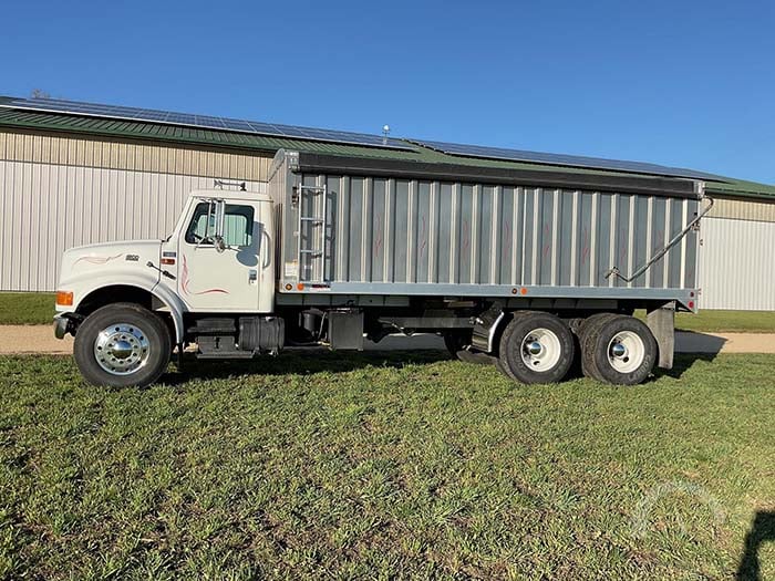 IH grain truck